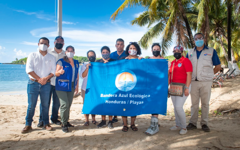 Half Moon Bay in Roatan Honduras receives a blue flag certification for clean water